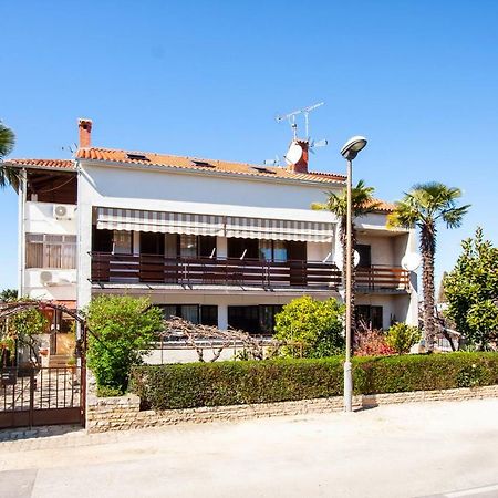 Apartment Nola By Rent Istria بوريتش المظهر الخارجي الصورة